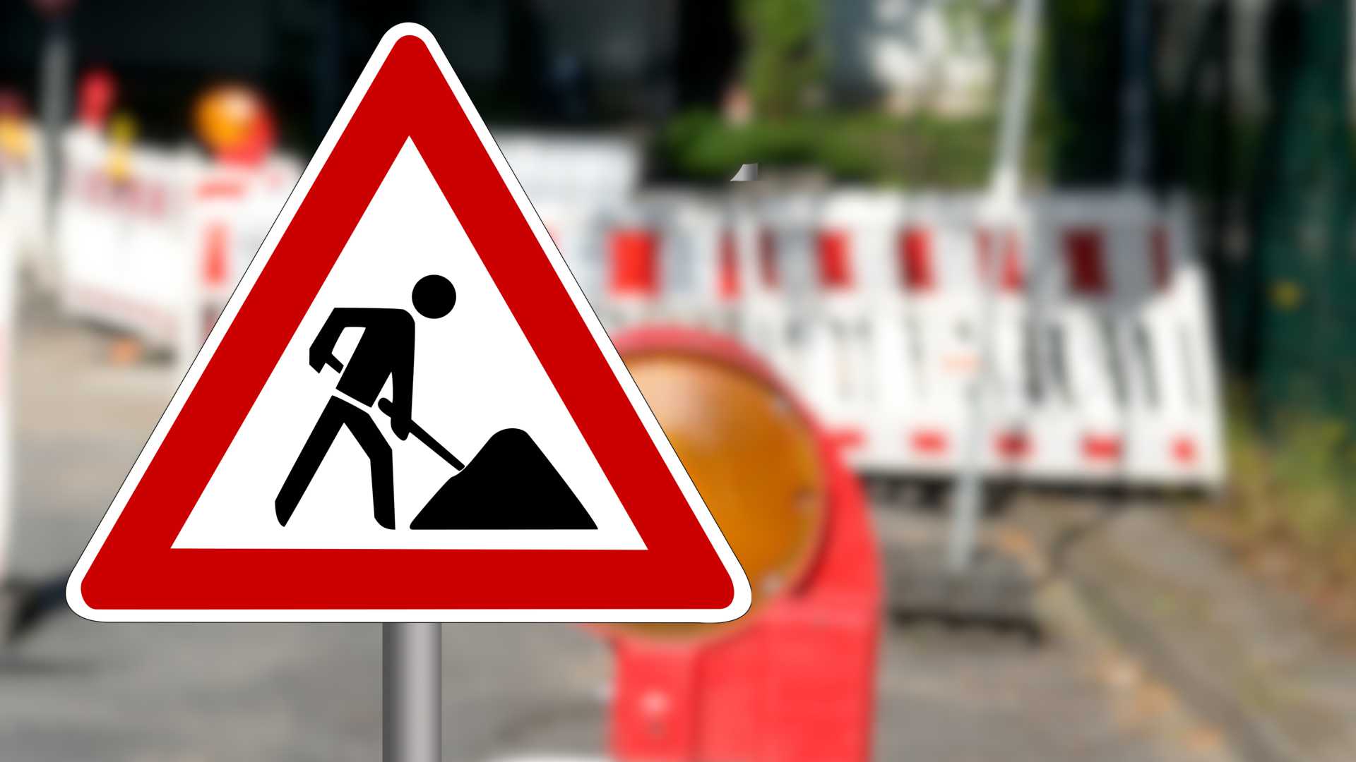 Die Baumaßnahme in der Oststraße, welche ursprünglich bis zum 02.10.2026 geplant war, konnte aufgrund der guten Zusammenarbeit vorzeitig abgeschlossen werden.